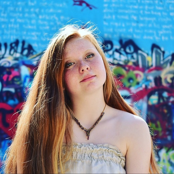 Meet your Posher, Briana - Picture 1 of 1